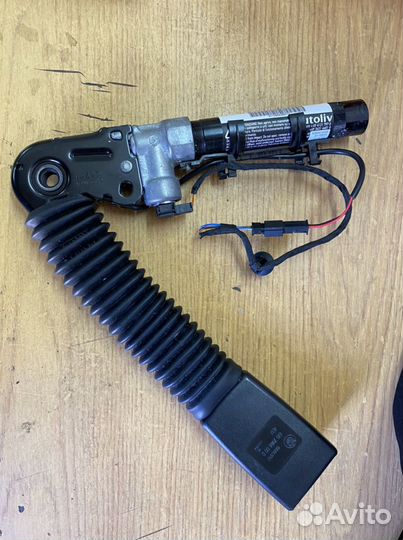 Замок ремня безопасности передний левый BMW f10