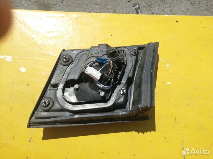 Фонарь стоп сигнала Nissan Pulsar