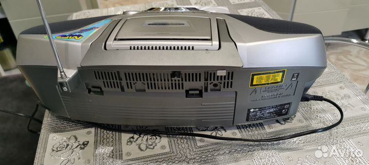 Кассетный магнитофон LG MP3 CD