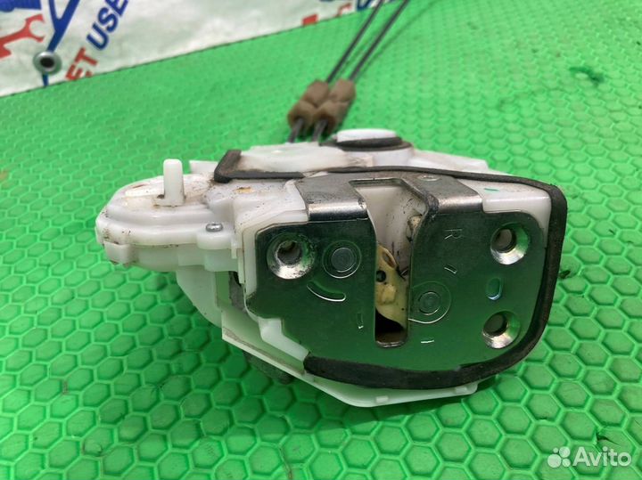 Замок двери задний правый Acura Mdx YD2 J37A1 2008