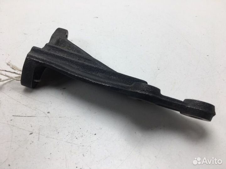 Кронштейн кпп правый Toyota Mark Ii GX100 1GFE