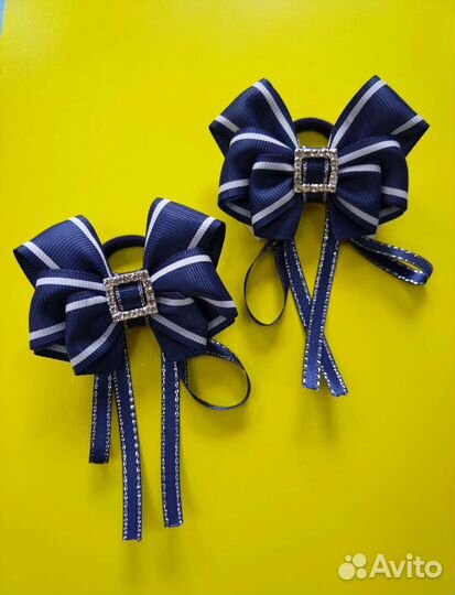 Школьные бантики с висюльками ручной работы