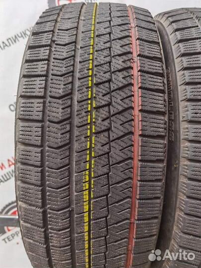 Bridgestone Blizzak VRX2 235/45 R18 94Q