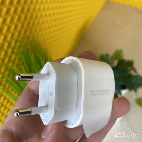 Зарядка на iPhone 20W оригинал
