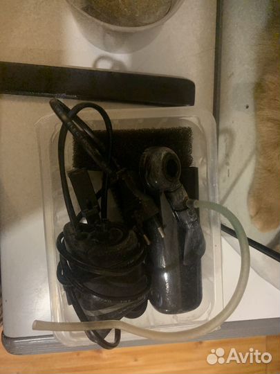 Аквариум, дикорации и фильтр