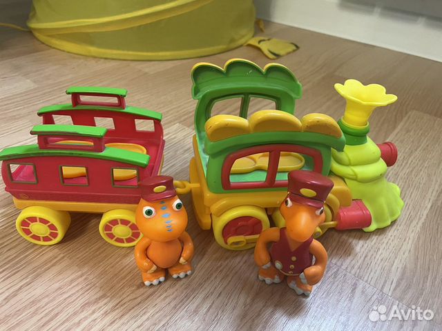 Поезд динозавров и 2 фигурки