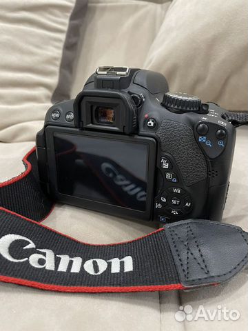 Canon Зеркальный фотоаппарат