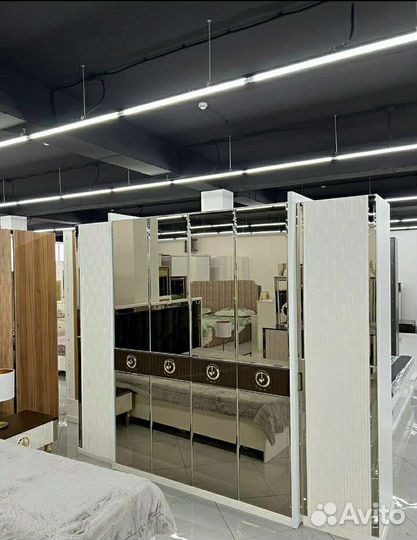 Спальный гарнитур