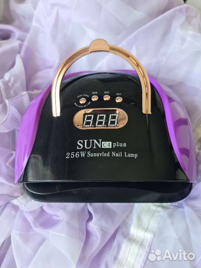 Лампа и пылесос для маникюра