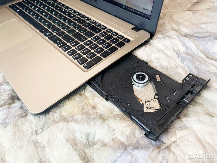 Ноутбук Asus X540SC 4 Ядра / GeForce / SSD + Сумка