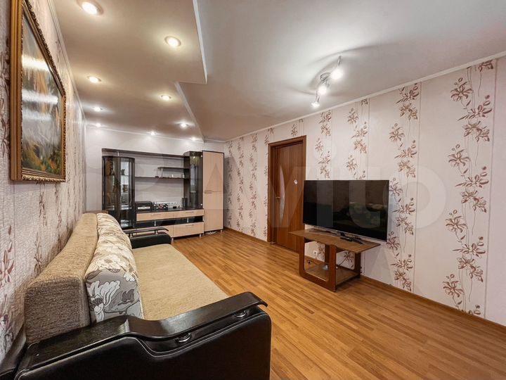 2-к. квартира, 45 м², 1/9 эт.