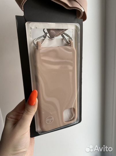 Чехол на iPhone 11