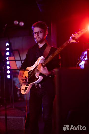 Преподаватель гитары/бас-гитары/укулеле