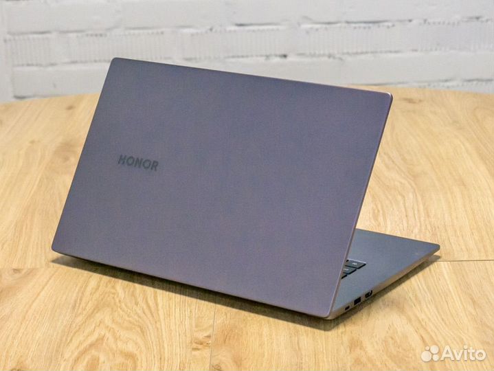 Honor MagicBook X 15 i5/8/512