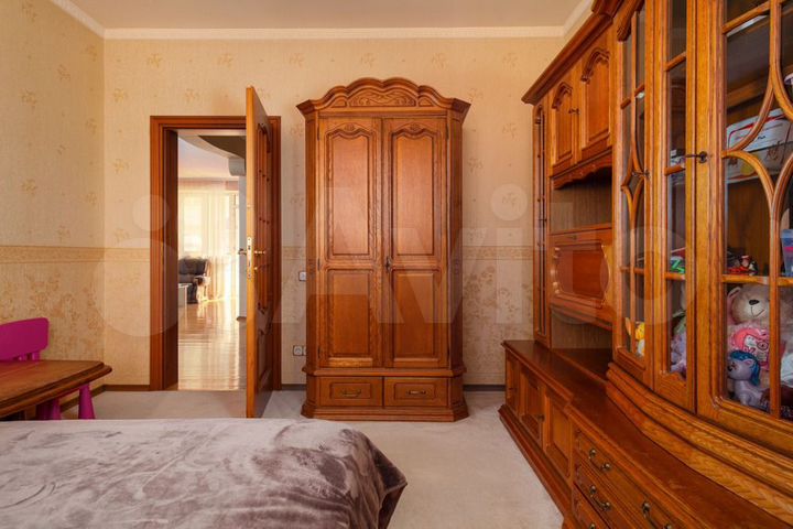 3-к. квартира, 103 м², 4/4 эт.