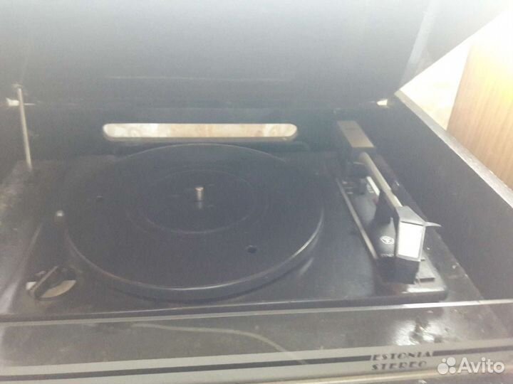 Проигрыватель винила с колонками
