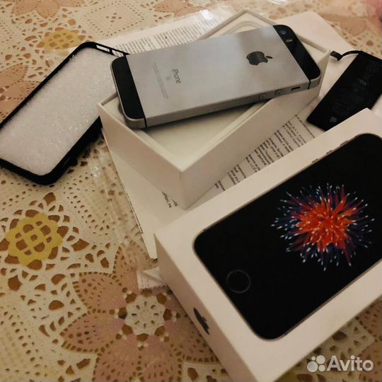 Телефон iPhone se