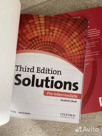 Solutions pre-intermediate (3 edition)