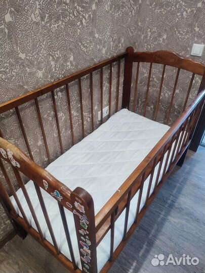 Детская кроватка с матрасом