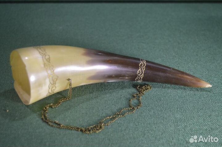 Рог на цепочке черепаховый сувенирный. СССР
