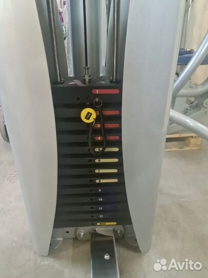 Тренажер на бицепс Hoist RS-1102