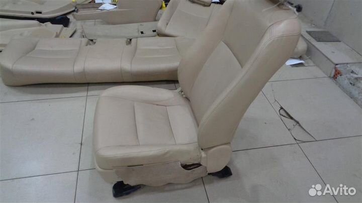 Сиденье переднее правое Toyota Camry