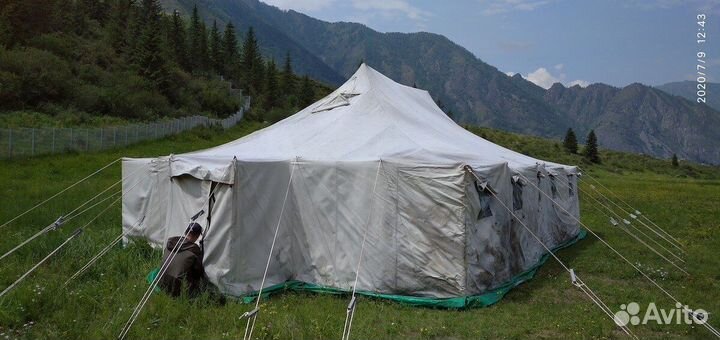 Армейская палатка на 40 человек