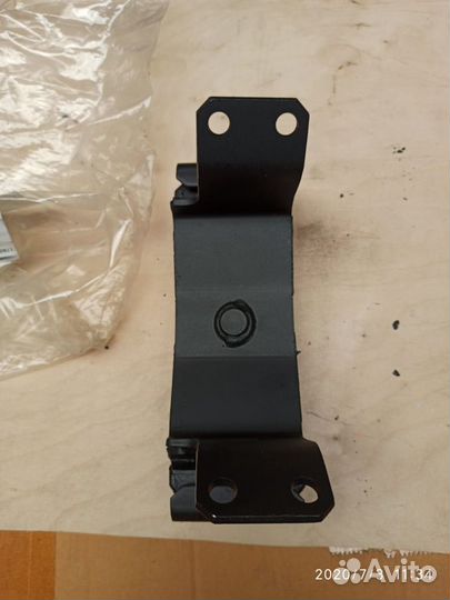 Опора коробки Mitsubishi 4D56 2910A211