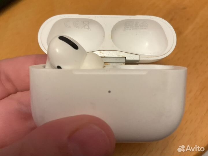 Airpods pro оригинал кейс+левый наушник