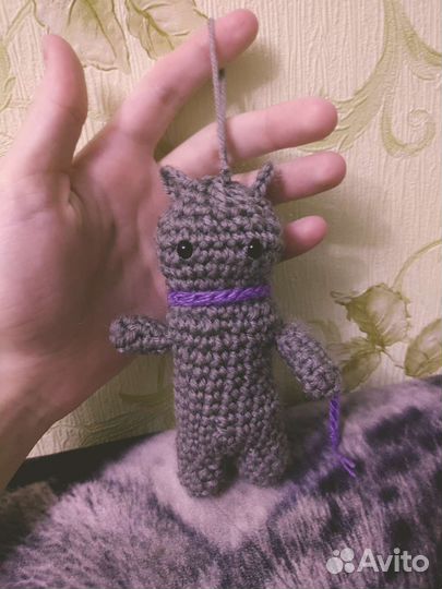 Вязаная игрушка (брелок)