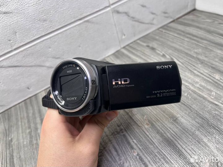 Видеокамера Sony HDR-CX530E