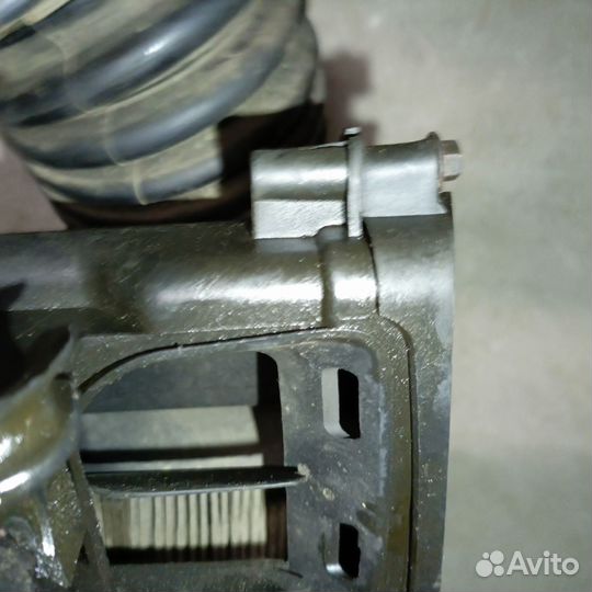 Корпус воздушного фильтра Ford Focus 1.6