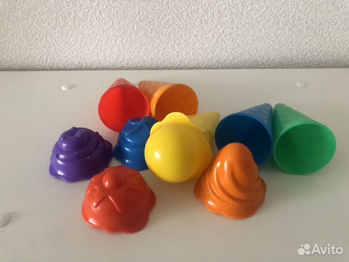 Грузовик и мяч игрушки