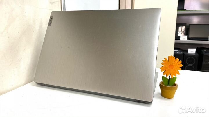 Ноутбук Lenovo для работы и учебы Full HD/SSD