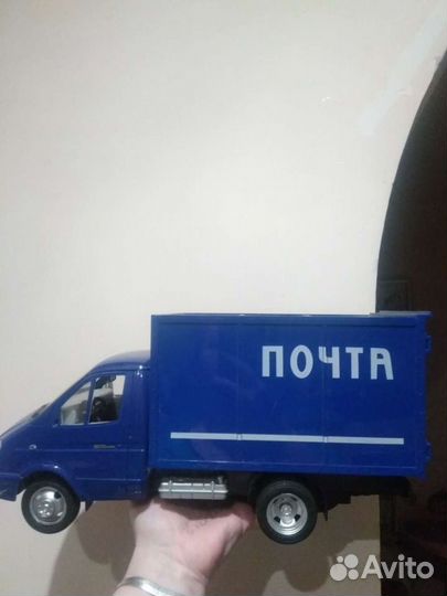 Машина игрушка 