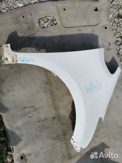 Крыло переднее правое Toyota Ractis NCP105