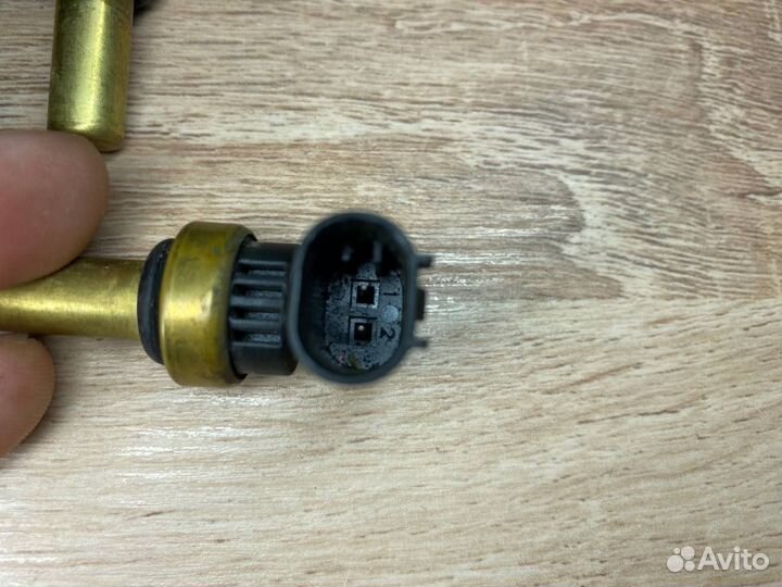 Opel Astra J Датчик температуры охл. жидкост Б.У