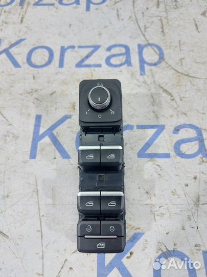 Блок управления стеклоподъемниками передний левый