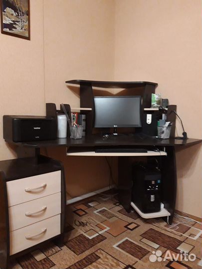 Компьютерный стол