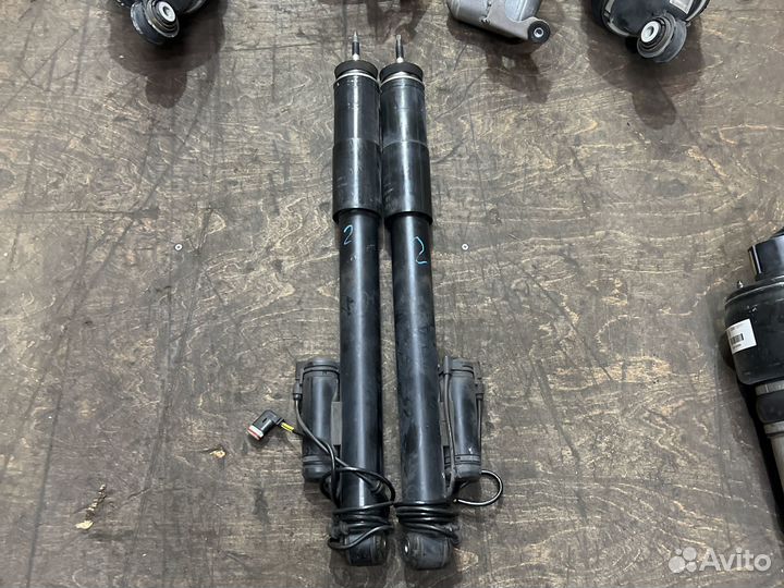 Комплект амотризаторов на Mersedes w219 w211