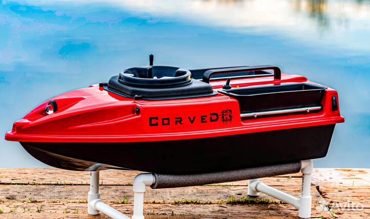 Кораблик для рыбалки и завоза прикормки