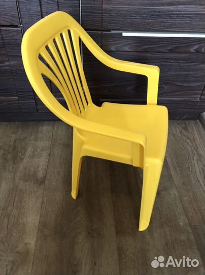 Детский стол + стул + подставка для бумаги Икея