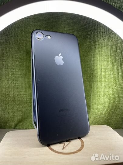 Телефон iPhone 8 64 gb