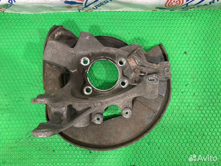 Кулак / цапфа задний правый Volkswagen Touareg NF