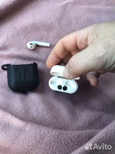 Беспроводные наушники iPhone