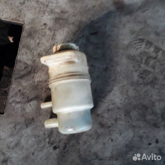 Бачок гур Мицубиси Лансер 9