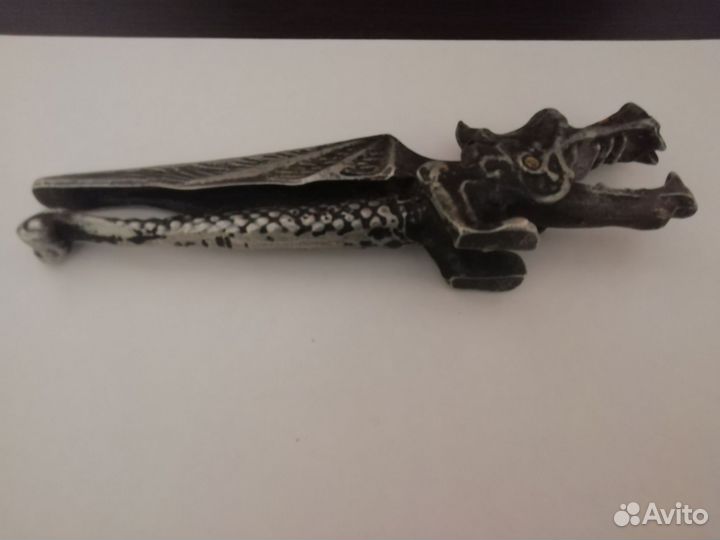 Орехокол советский дракон