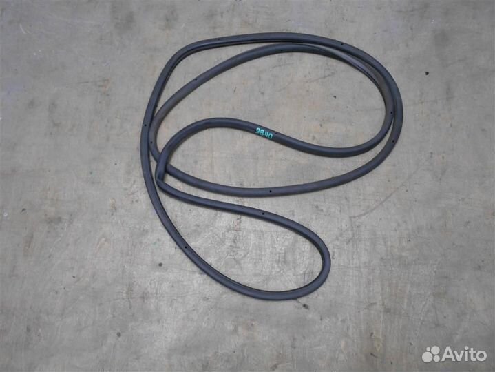 Уплотнитель двери задней левой от VW Touran 2003