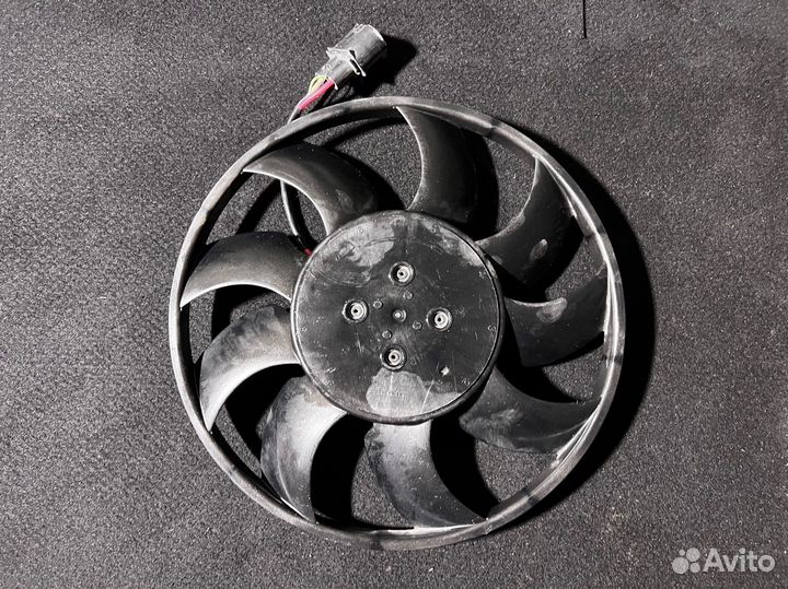 Вентилятор радиатора Audi A4 B9 (2015-2019)
