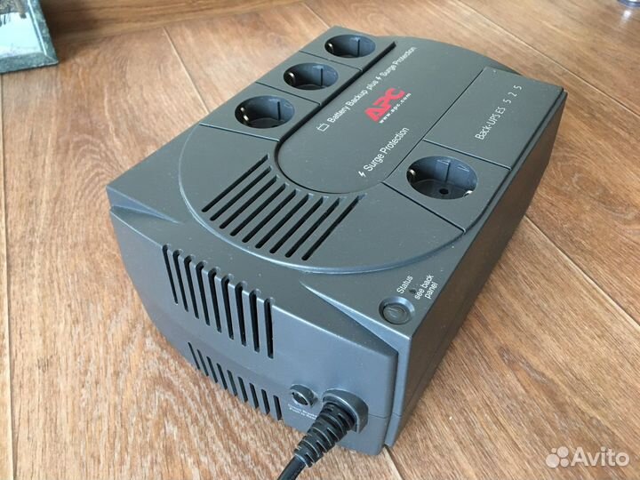 Источник бесперебойного питания APC